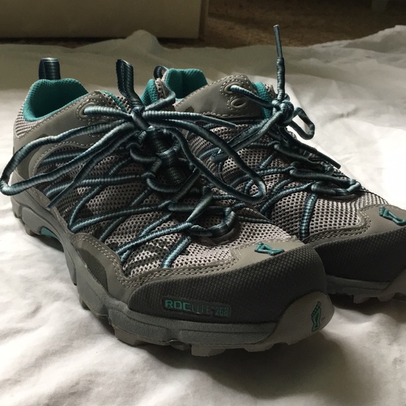 Hiking shoes - Picture 2 of 3